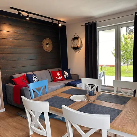 Apartment Szafirowy Z Basenem -leba Zarnowska