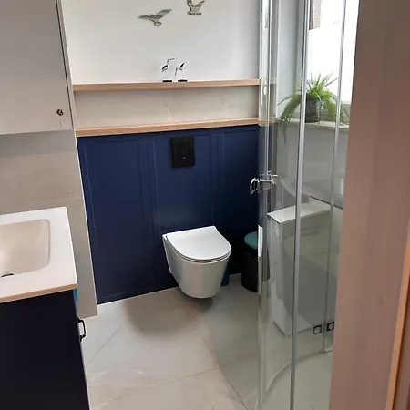 Szafirowy Z Basenem Kolo Leby *