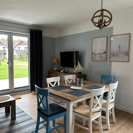 Szafirowy Z Basenem Kolo Leby Zarnowska