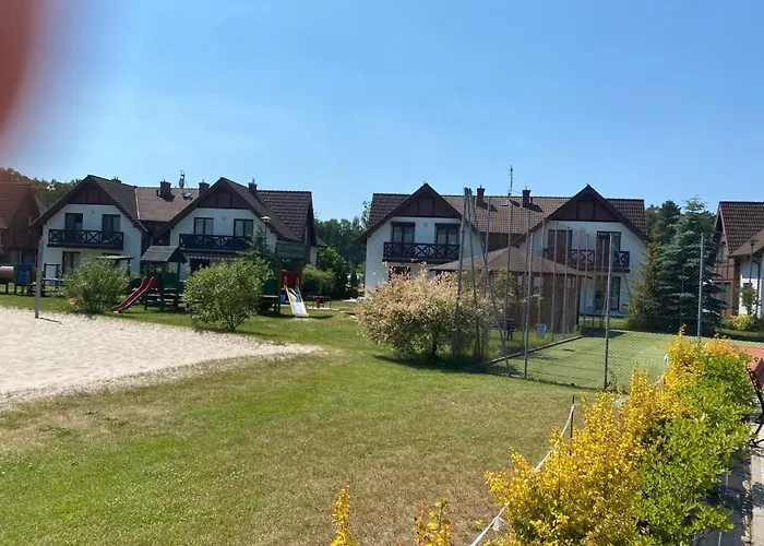 Szafirowy Z Basenem Kolo Leby Zarnowska