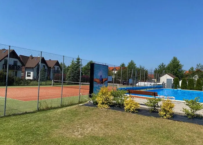 Szafirowy Z Basenem Kolo Leby Zarnowska