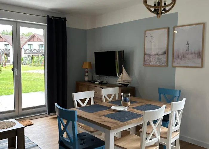 Szafirowy Z Basenem Kolo Leby Zarnowska